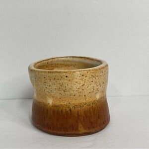 artist signed  desa desk pottery cup mug vessel earth tone ceramics